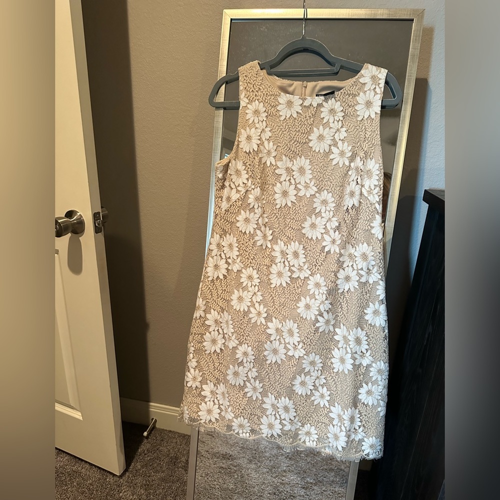 Jessica Howard Womens Beige Lace Fitted Floral Sleeveless Short Party Dress